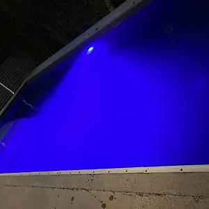Hébergement de vacances Climatise Avec Piscine Et Jacuzzi, Carpentras
